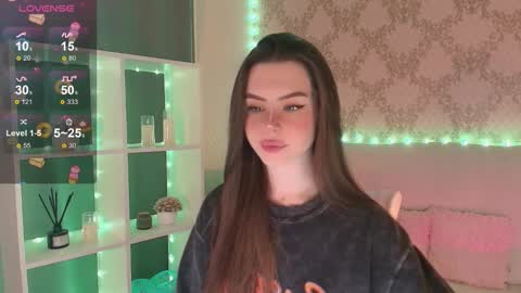 Mia online show from 02.04.26