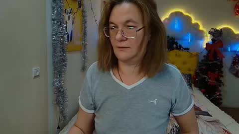 Snapshot of holymilfa chatting on 12.01.24 holymilfa online show from 12.01.24