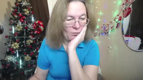 Snapshot of holymilfa chatting on 12.04.24 holymilfa online show from 12.04.24