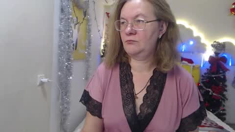 Snapshot of holymilfa chatting on 12.13.24 holymilfa online show from 12.13.24