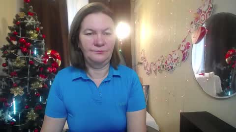 Snapshot of holymilfa chatting on 12.18.24 holymilfa online show from 12.18.24