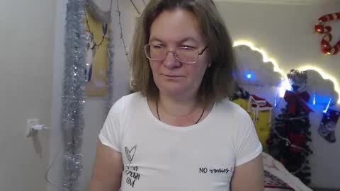 Snapshot of holymilfa chatting on 12.26.24 holymilfa online show from 12.26.24