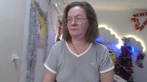 Snapshot of holymilfa chatting on 01.05.25 holymilfa online show from 01.05.25