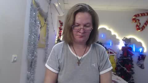 Snapshot of holymilfa chatting on 01.05.25 holymilfa online show from 01.05.25