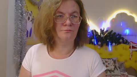 Snapshot of holymilfa chatting on 01.12.25 holymilfa online show from 01.12.25