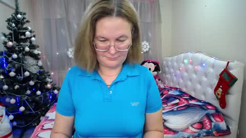 Snapshot of holymilfa chatting on 01.19.25 holymilfa online show from 01.19.25