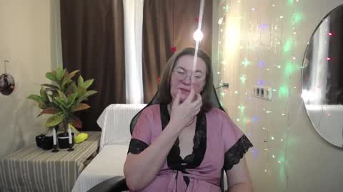 Snapshot of holymilfa chatting on 02.01.25 holymilfa online show from 02.01.25