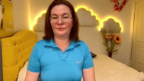 Snapshot of holymilfa chatting on 02.02.25 holymilfa online show from 02.02.25