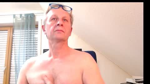 Snapshot of hondowill chatting on 12.08.24 Bernd online show from 12.08.24