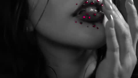 honeeeey_ online show from 10.25.25