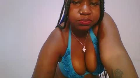 Snapshot of honey_beb chatting on 11.06.25 honey_beb online show from 11.06.25