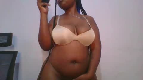 Snapshot of honey_beb chatting on 11.13.25 honey_beb online show from 11.13.25