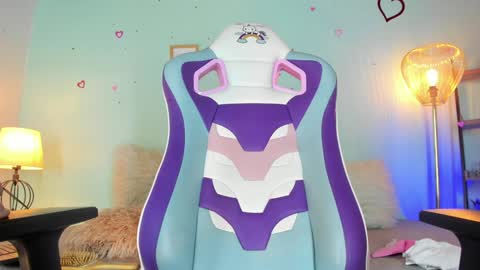 Snapshot of honey_fox01 chatting on 12.27.24 HONEY online show from 12.27.24