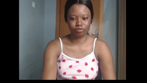 Snapshot of honey_juicydoll chatting on 06.27.26 Sonia online show from 06.27.26