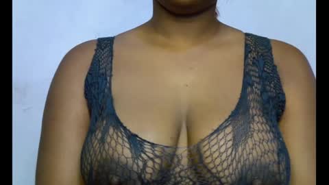 Snapshot of honey_plumx12 chatting on 09.16.25 mamacita online show from 09.16.25