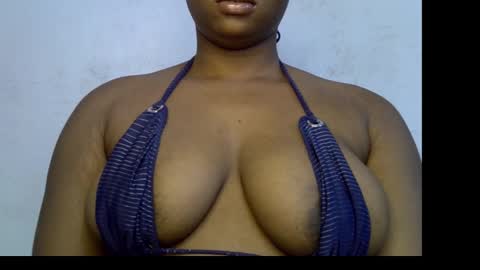 Snapshot of honey_plumx12 chatting on 10.21.25 mamacita online show from 10.21.25