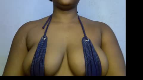 Snapshot of honey_plumx12 chatting on 10.22.25 mamacita online show from 10.22.25