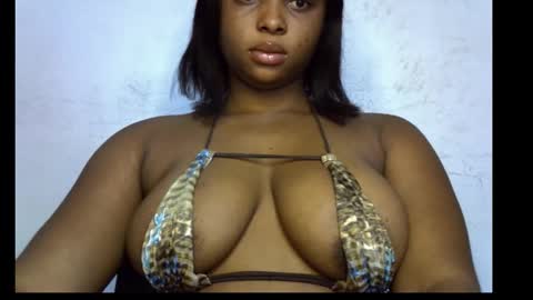 Snapshot of honey_plumx12 chatting on 10.24.25 mamacita online show from 10.24.25