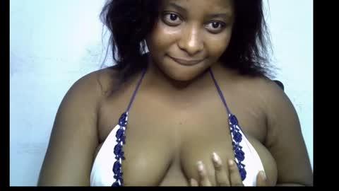 Snapshot of honey_plumx12 chatting on 10.24.25 mamacita online show from 10.24.25