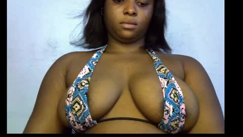 Snapshot of honey_plumx12 chatting on 10.25.25 mamacita online show from 10.25.25