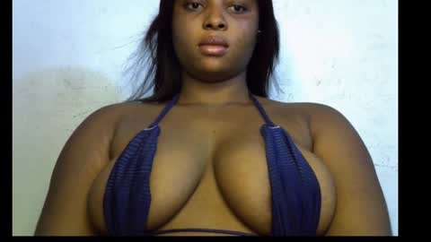 Snapshot of honey_plumx12 chatting on 10.31.25 mamacita online show from 10.31.25