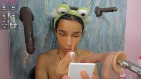 honey_sofii_ online show from 09.25.25