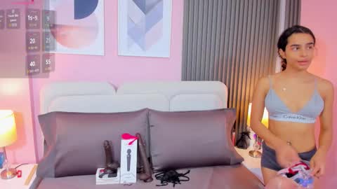 honey_sofii_ online show from 11.11.25