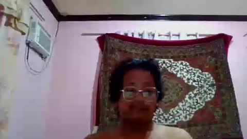 Snapshot of honeybee_xq chatting on 06.13.26 Honeybee online show from 06.13.26
