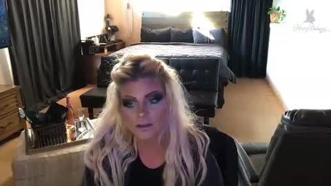 Snapshot of honeybuhnny chatting on 03.30.26 honeybuhnny online show from 03.30.26