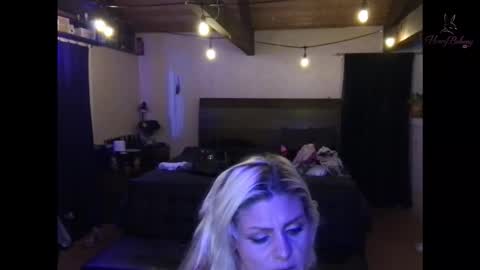 Snapshot of honeybuhnny chatting on 04.01.26 honeybuhnny online show from 04.01.26