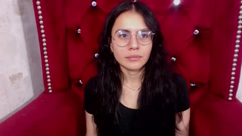 Snapshot of honeybuu_ chatting on 11.27.25 Emily online show from 11.27.25