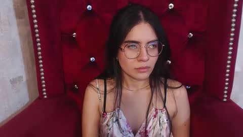 Snapshot of honeybuu_ chatting on 11.28.25 Emily online show from 11.28.25