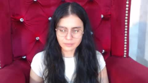 Snapshot of honeybuu_ chatting on 12.22.25 Emily online show from 12.22.25