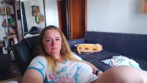HoneydewMolly online show from 06.22.26
