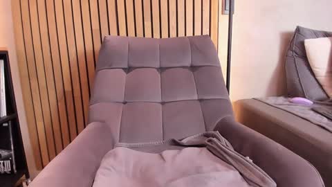 Sofia independent model online show from 12.19.24