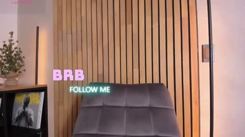 Sofia independent model online show from 12.23.24