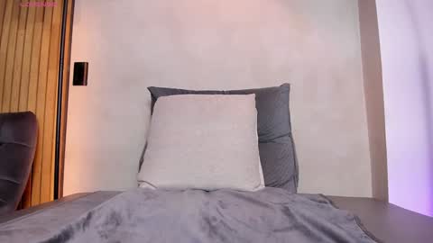 Sofia independent model online show from 01.09.25