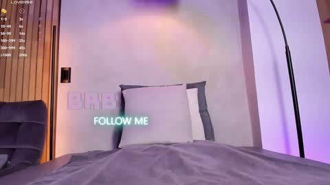 Sofia independent model online show from 01.13.25