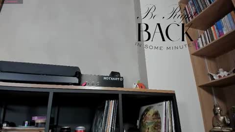 Sofia independent model online show from 10.14.25