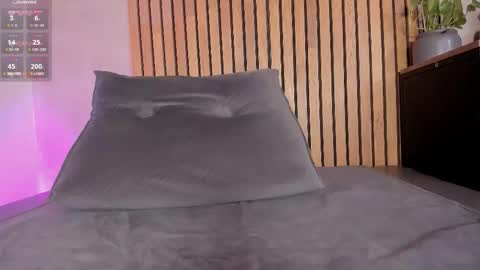 Sofia independent model online show from 02.26.26