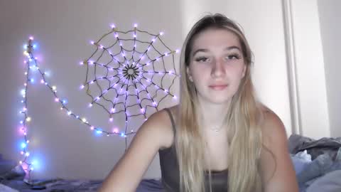 honeyveil online show from 11.12.25