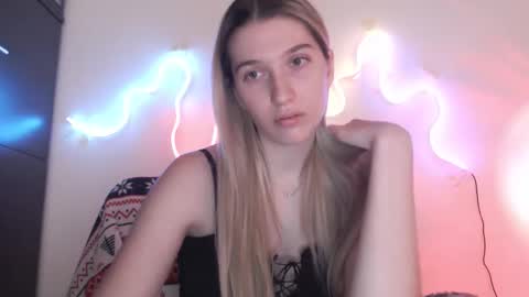 honeyveil online show from 03.25.26