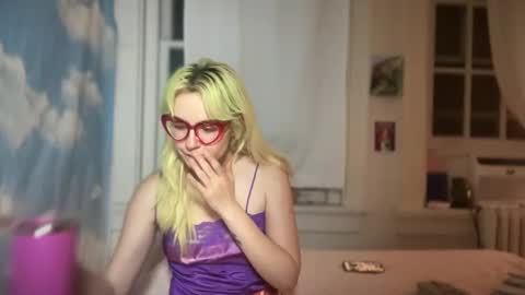 Emi Rose online show from 09.18.25