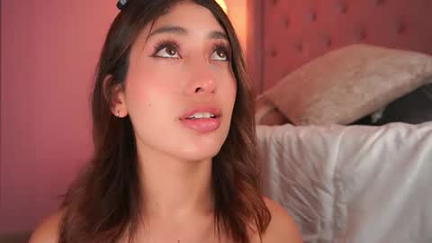 Honey Moon  Help me to reach 100 thumbs up online show from 02.14.26