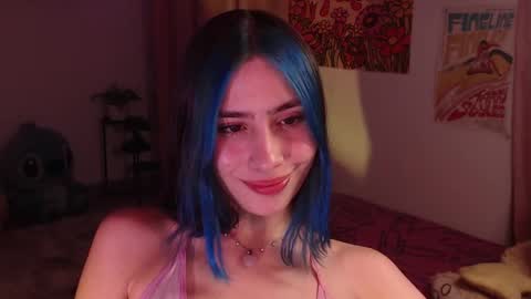 Snapshot of honeyypeaach chatting on 12.13.24    online show from 12.13.24