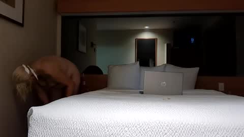 Snapshot of honky220557 chatting on 09.22.25 Jovante online show from 09.22.25