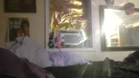 Snapshot of honky220557 chatting on 10.28.25 Jovante online show from 10.28.25