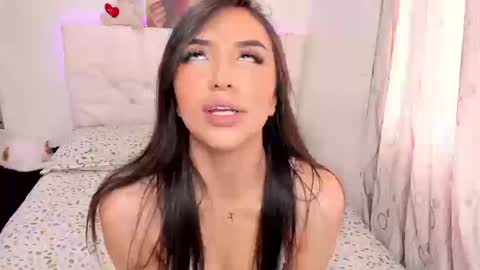 Snapshot of honney_bunny1 chatting on 09.10.25 Andrea online show from 09.10.25