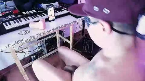 Snapshot of honter20 chatting on 10.03.25 robiin online show from 10.03.25