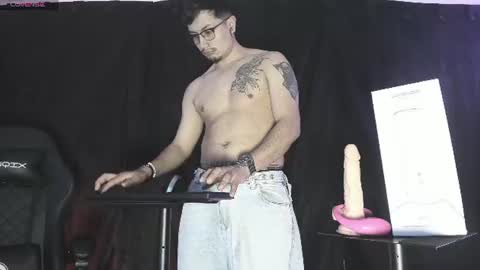 Snapshot of honter20 chatting on 06.14.26 robiin online show from 06.14.26